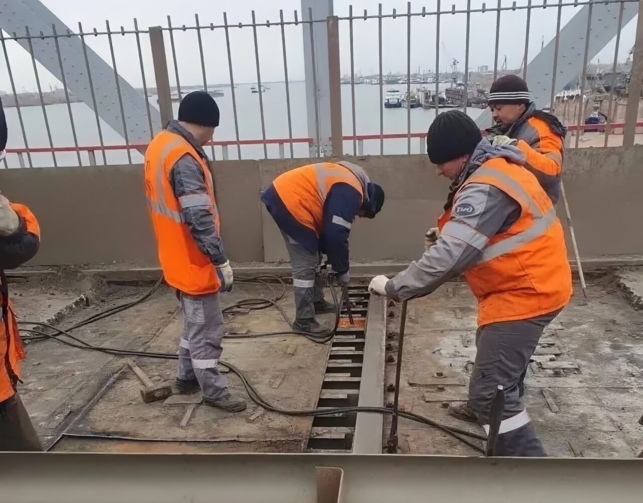 В Астрахани Старый мост ремонтируют, на Новом огромная пробка | АРБУЗ