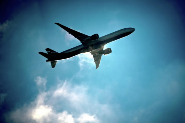 В Красноярске сотрудники авиакомпании приняли фиктивный ремонт самолётов и нанесли ущерб в 25 миллионов рублей