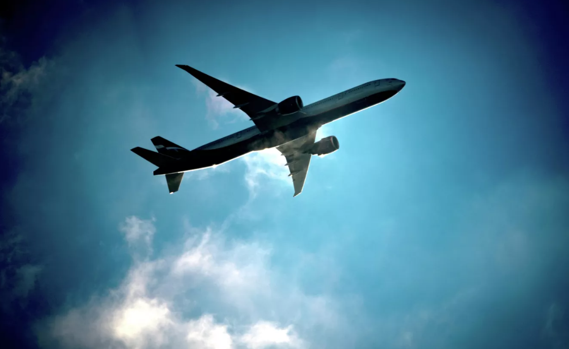 В Красноярске сотрудники авиакомпании приняли фиктивный ремонт самолётов и нанесли ущерб в 25 миллионов рублей