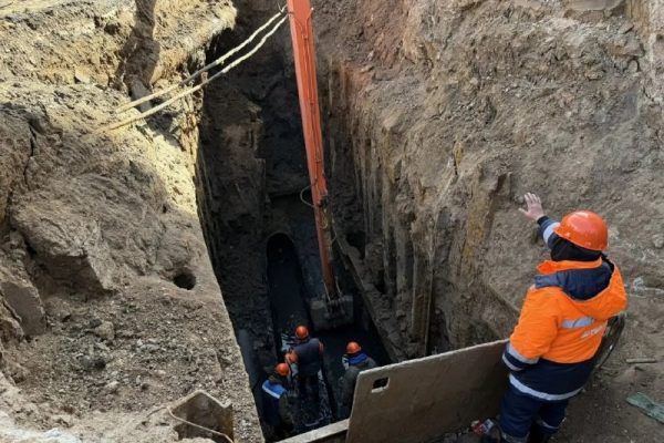 В Ленинском районе Астрахани обновляют систему водоотведения